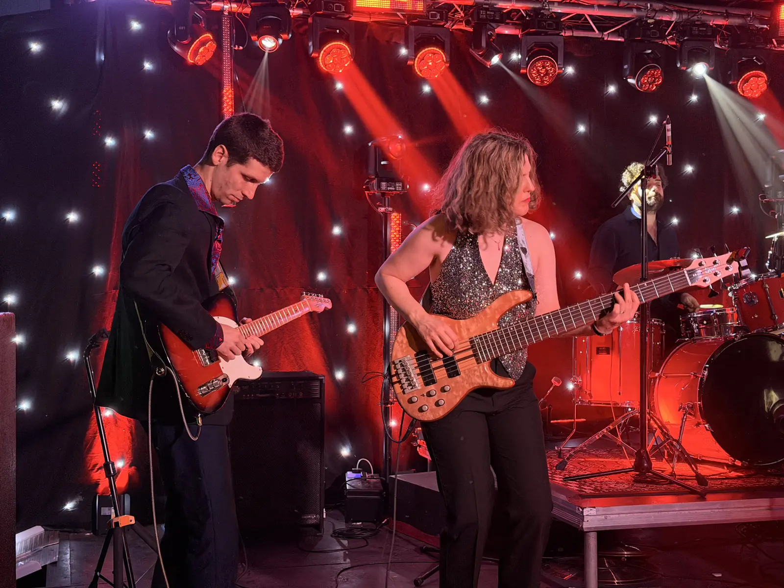 Truly Red live